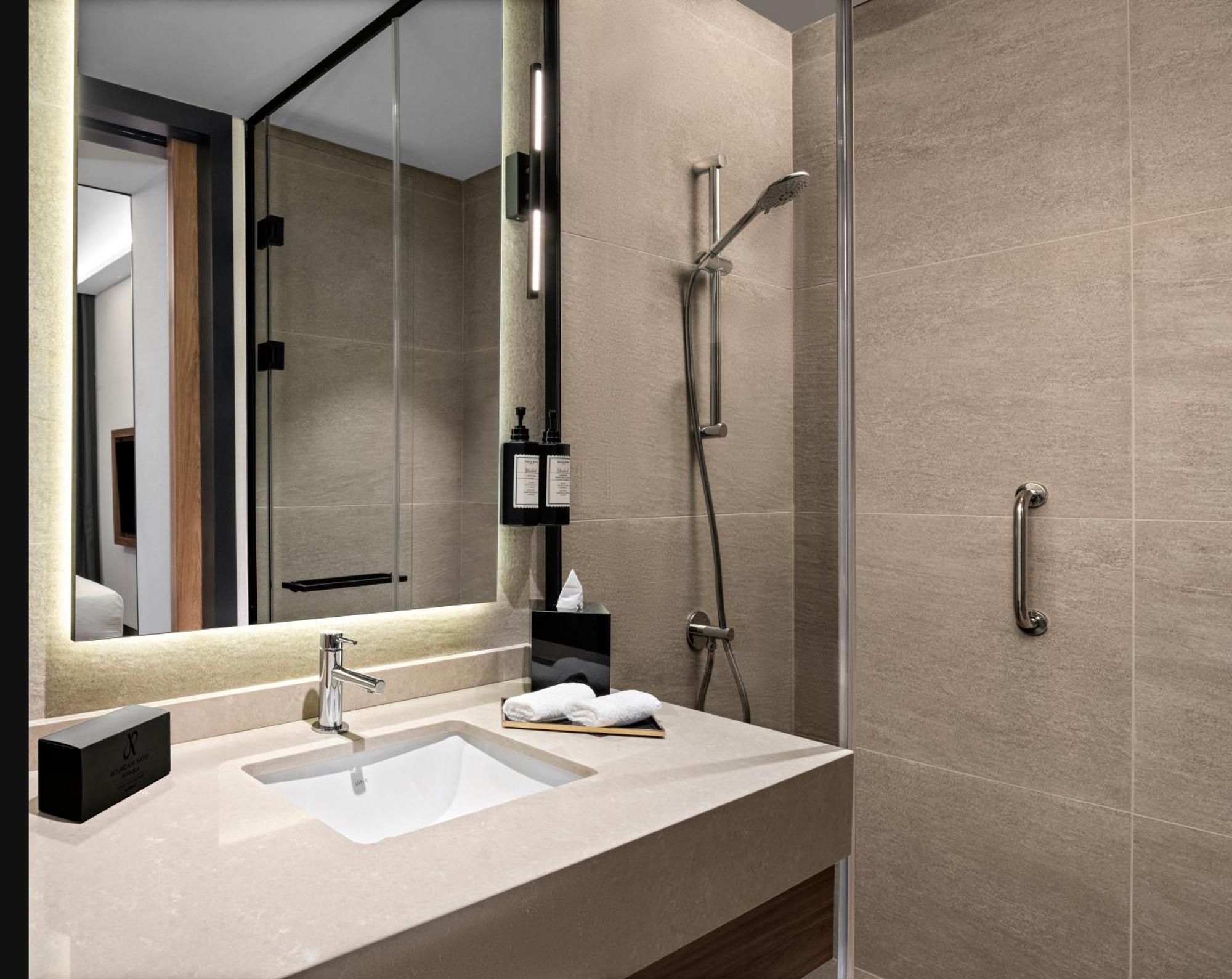 Altunizade Suites Istanbul, Curio Collection By Hilton Экстерьер фото